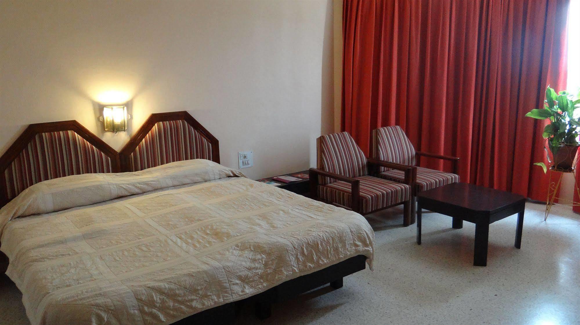 Hotel Paradise - Mysore Dasaprakash Group Luaran gambar